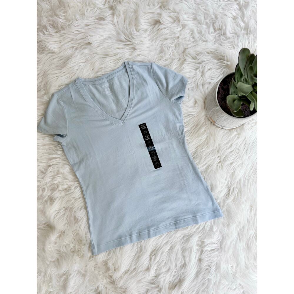 Banana Republic Women’s Classic V-Neck Short Sleeve Top in Light Blue